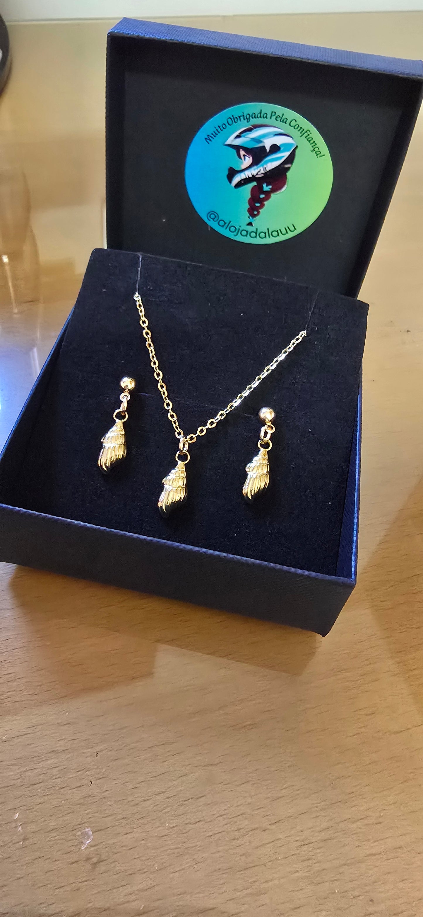 Conjuntos (colar e brincos)