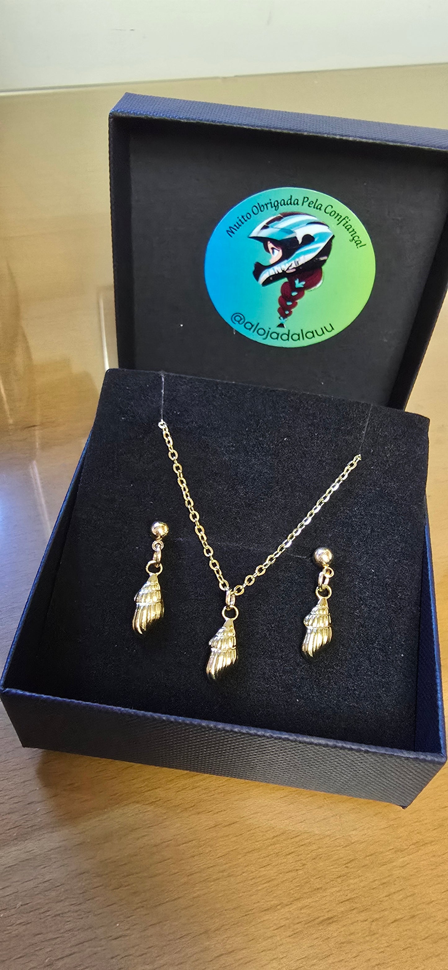 Conjuntos (colar e brincos)