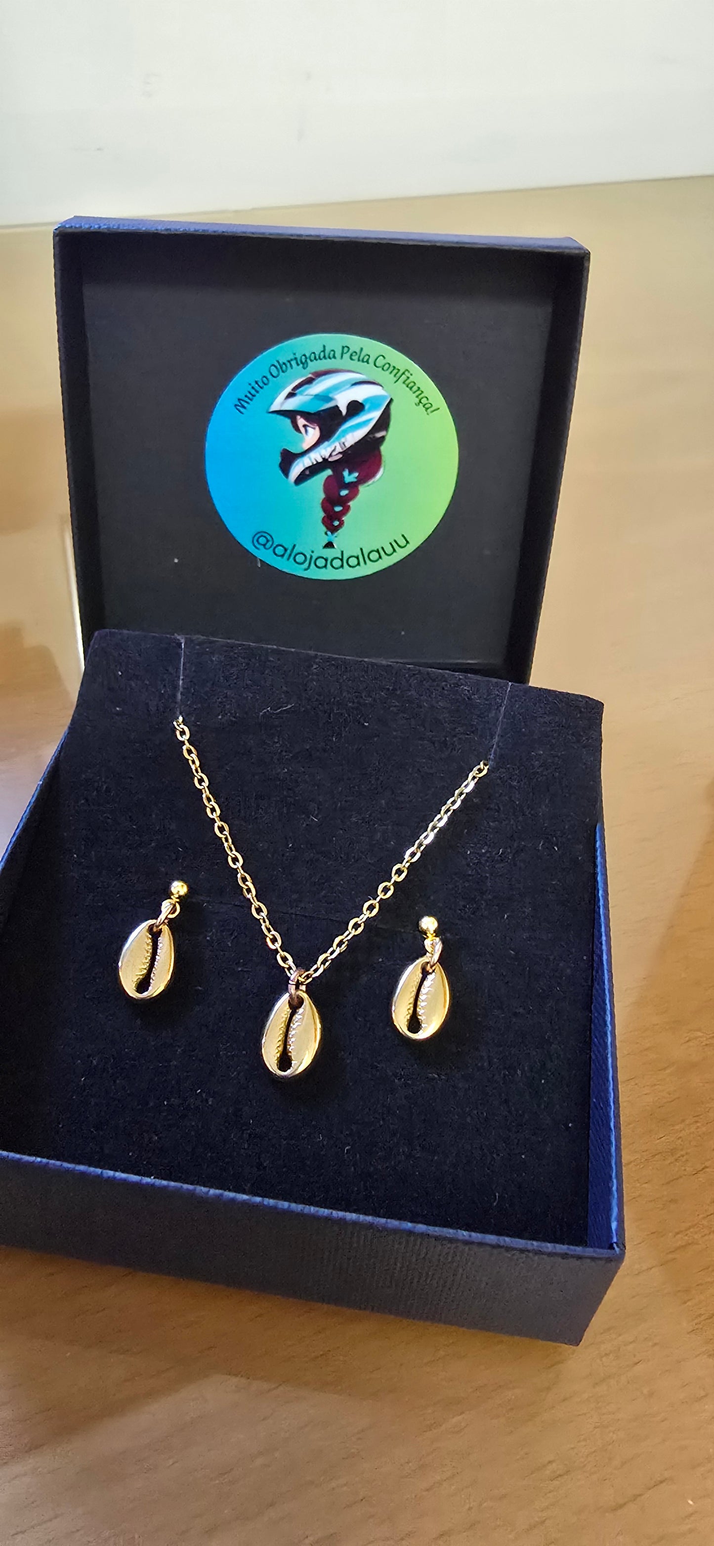 Conjuntos (colar e brincos)