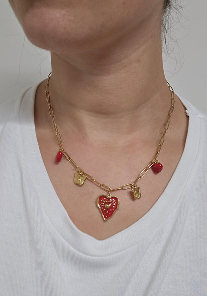 Colar dourado e vermelho (corações)