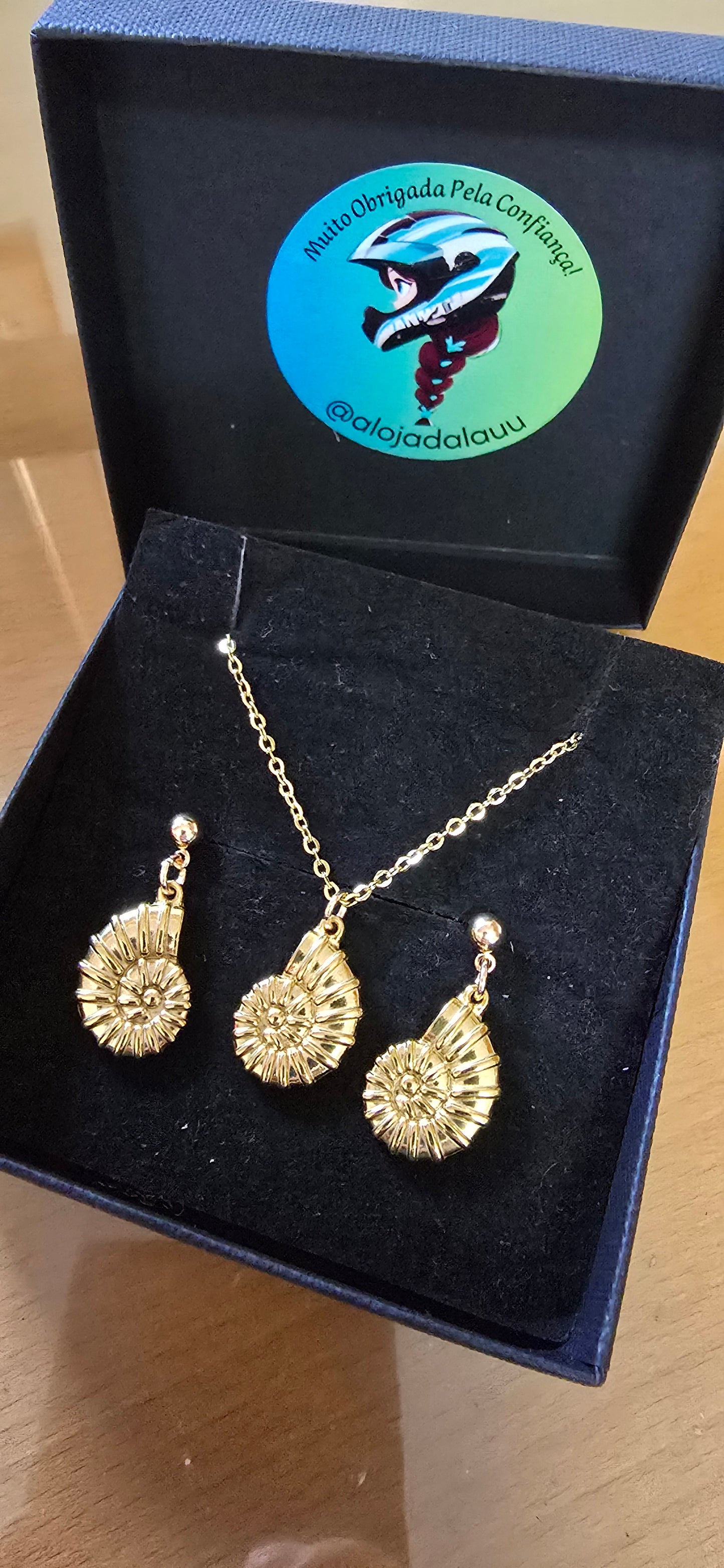 Conjuntos (colar e brincos)