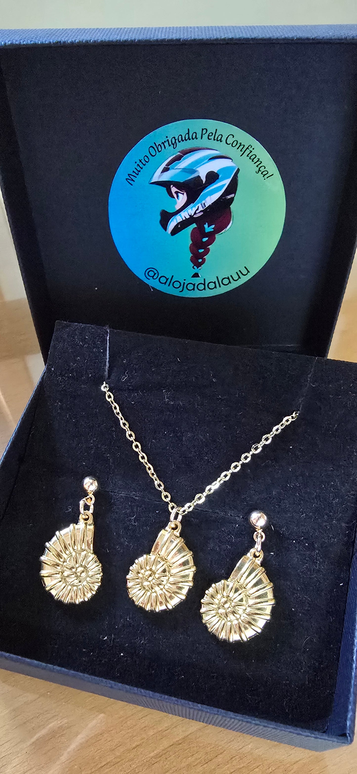 Conjuntos (colar e brincos)