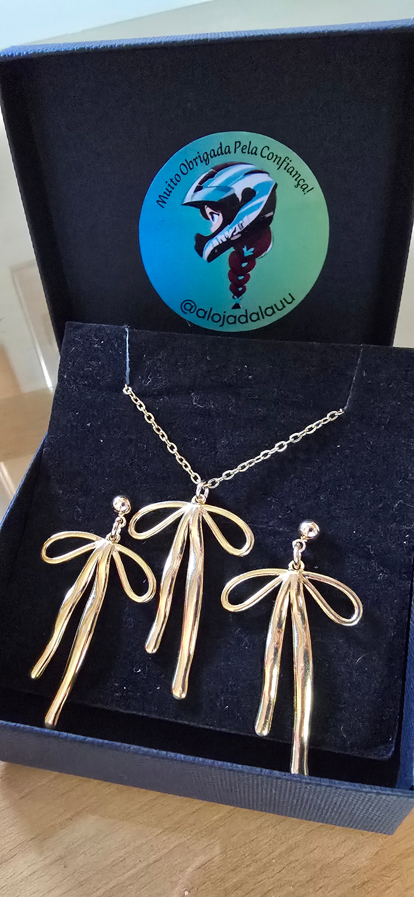 Conjuntos (colar e brincos)