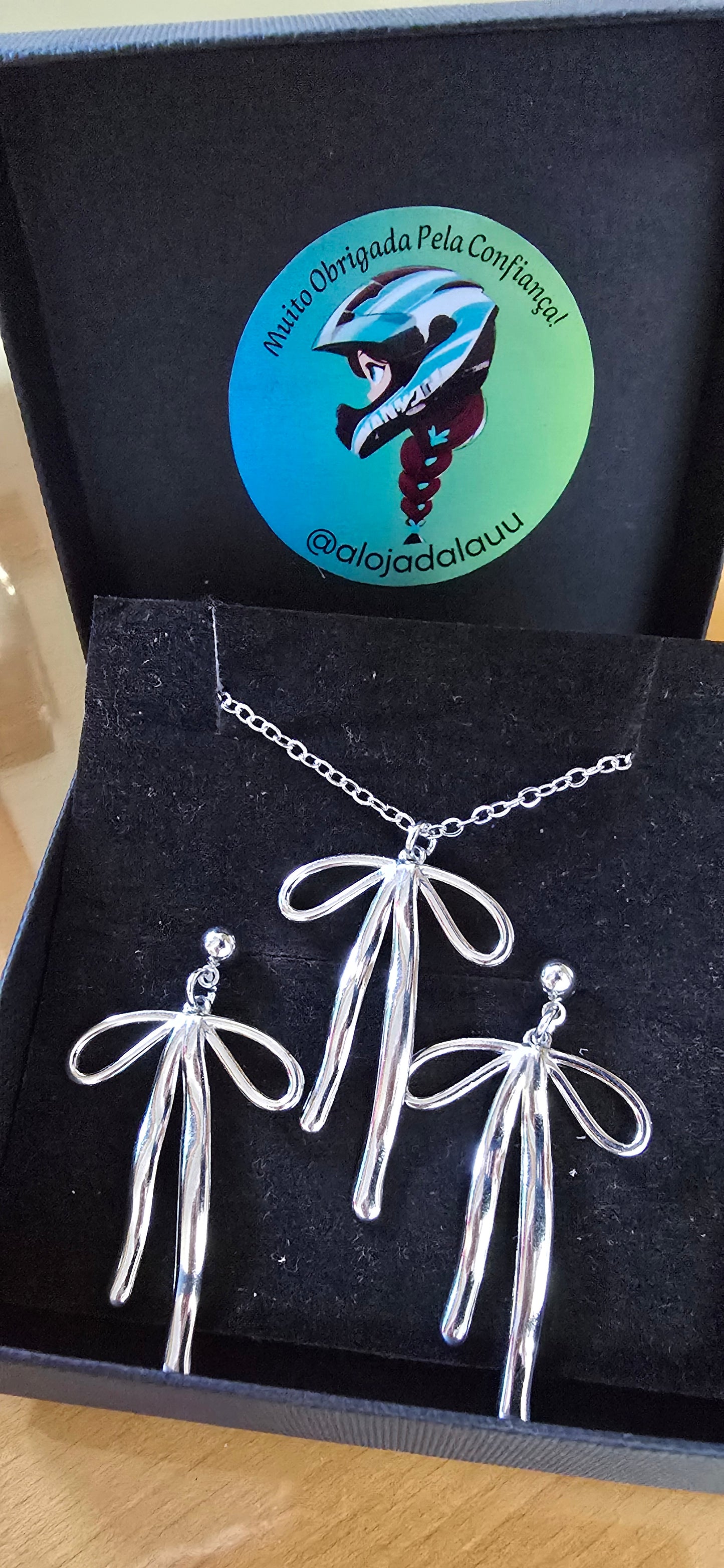 Conjuntos (colar e brincos)