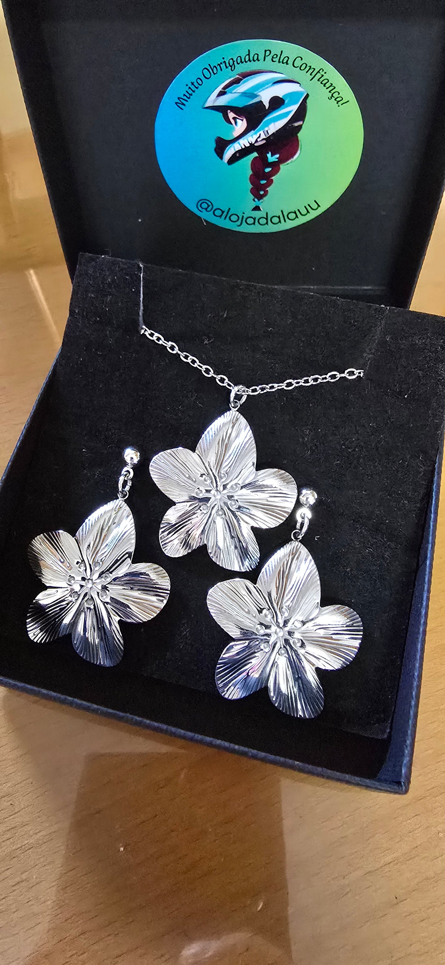 Conjuntos (colar e brincos)