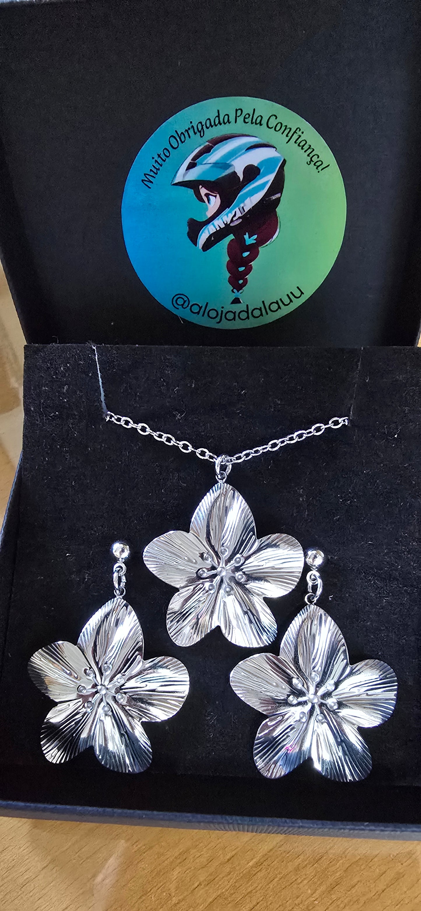 Conjuntos (colar e brincos)