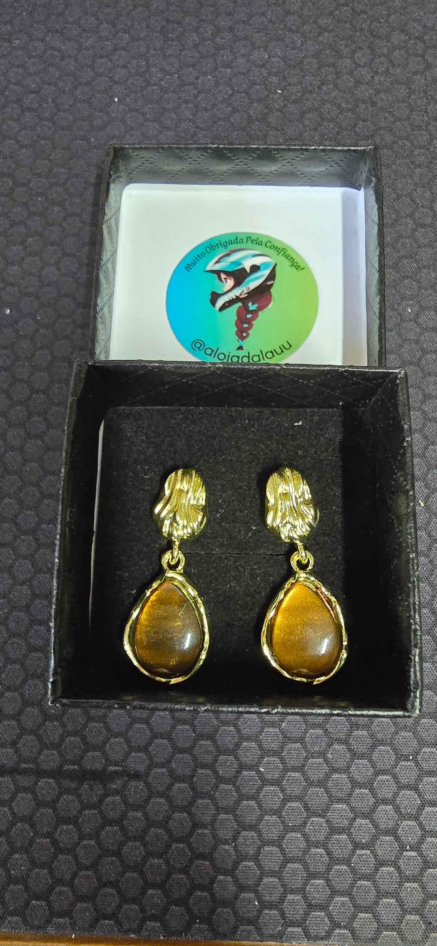 Brincos dourados