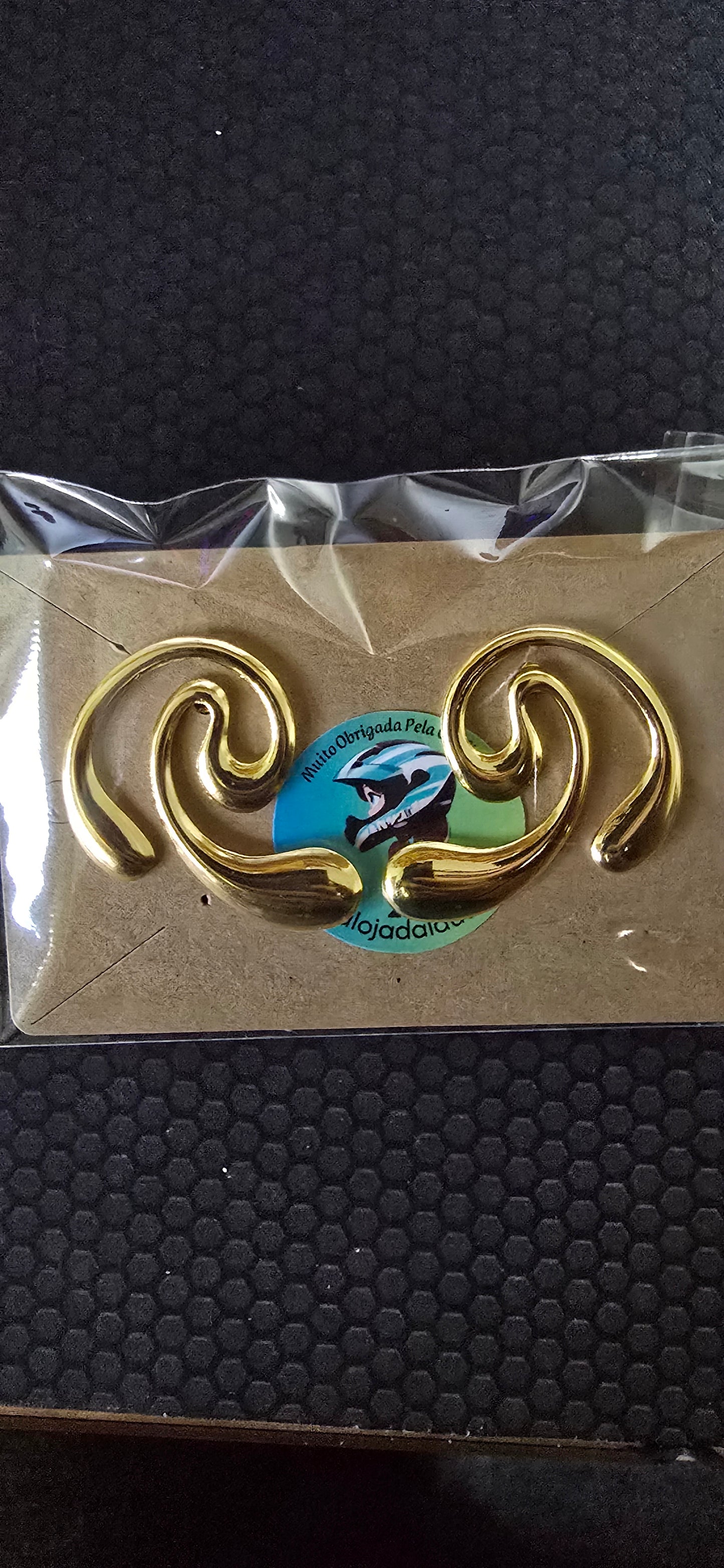 Brincos dourados